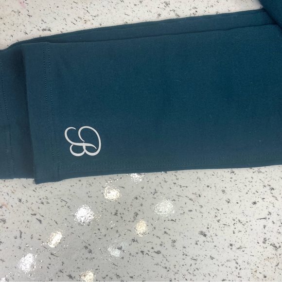 Bombshell Sportswear Sexy Back leggings - Picture 5 of 8